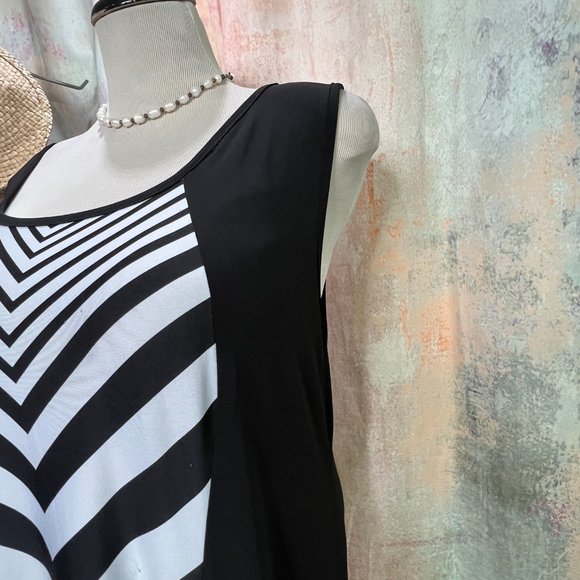 πpaper doll Striped Plus Size Maxi Dress - Design makes a Slim Optic - Picture 4 of 13